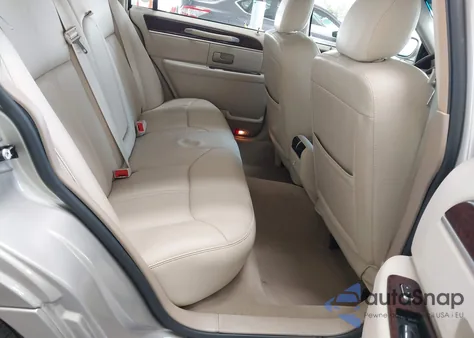 2008 Lincoln Town Car Signature Limited from USA, damaged, VIN 2LNHM82W58X660759